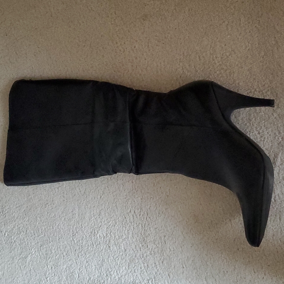 Full length boots - Picture 3 of 4